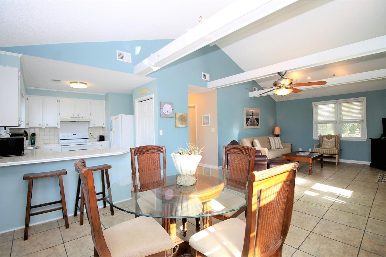 Salty Shack Unit C - Salty Shack - Dog Friendly Home - Across From The Beach - Central Location! Folly Beach Dış mekan fotoğraf
