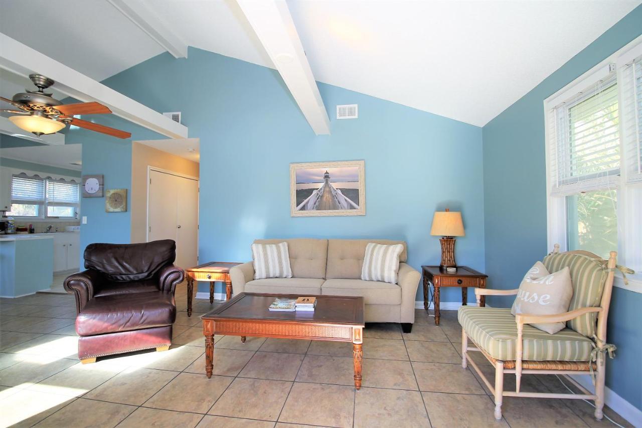 Salty Shack Unit C - Salty Shack - Dog Friendly Home - Across From The Beach - Central Location! Folly Beach Dış mekan fotoğraf