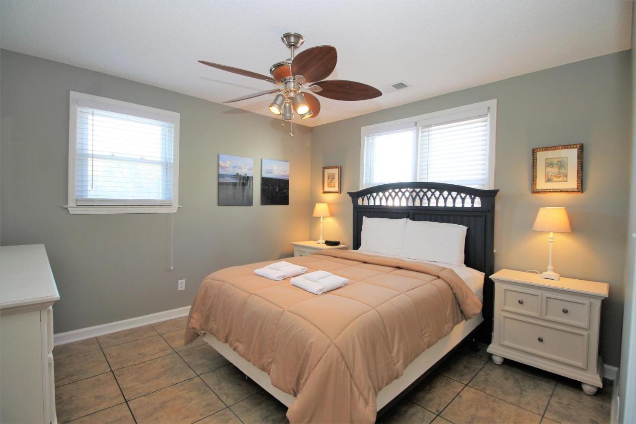 Salty Shack Unit C - Salty Shack - Dog Friendly Home - Across From The Beach - Central Location! Folly Beach Dış mekan fotoğraf