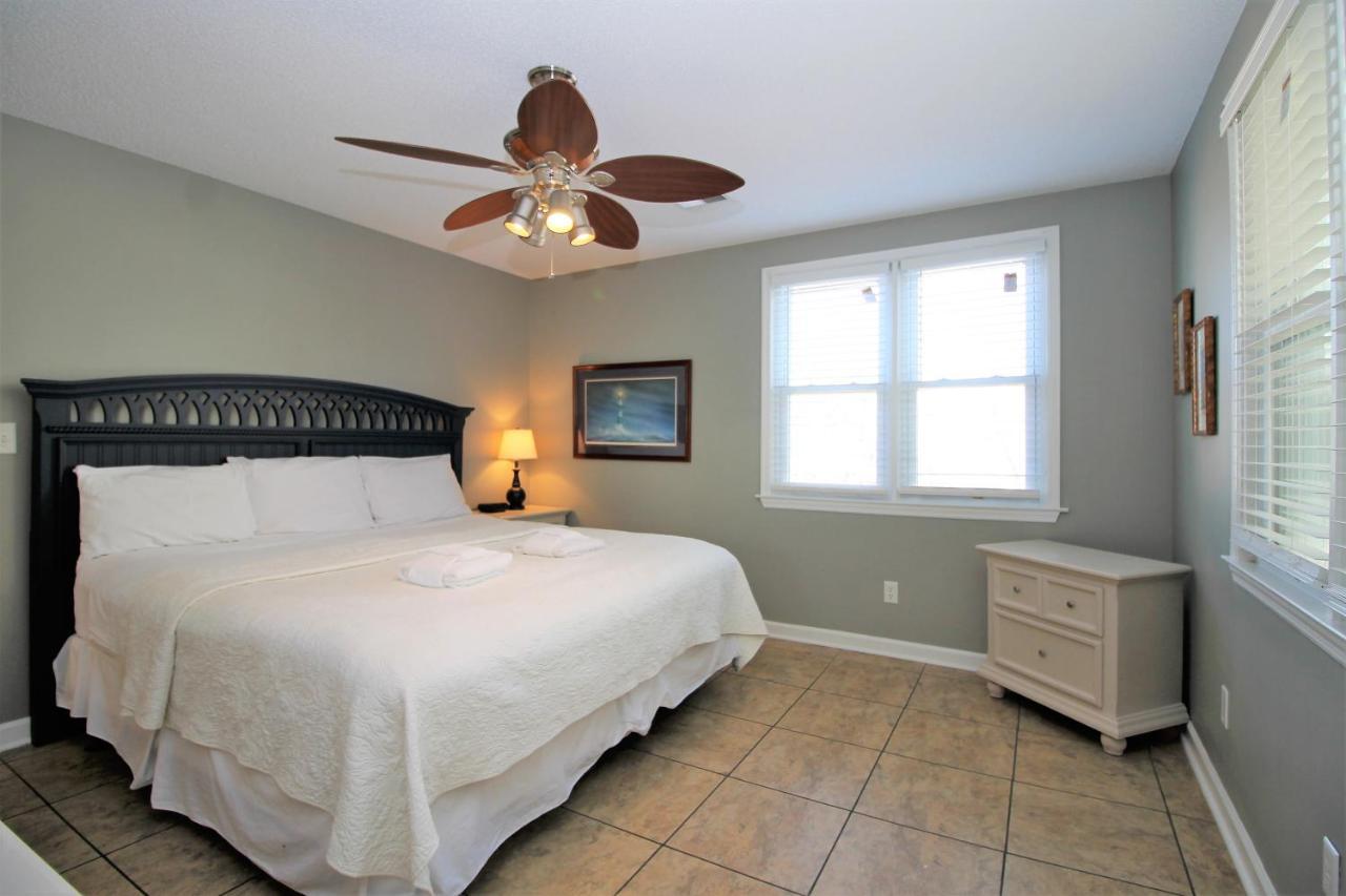 Salty Shack Unit C - Salty Shack - Dog Friendly Home - Across From The Beach - Central Location! Folly Beach Dış mekan fotoğraf